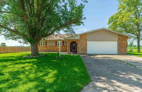 5 Lamplighter Cir, Mount Pulaski, IL 62548