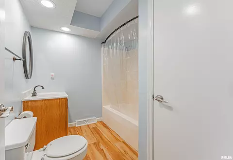 5 Lamplighter Cir, Mount Pulaski, IL 62548 photo 24