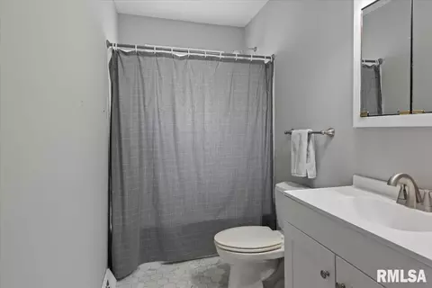 1923 E Watch Ave, Springfield, IL 62702 photo 9