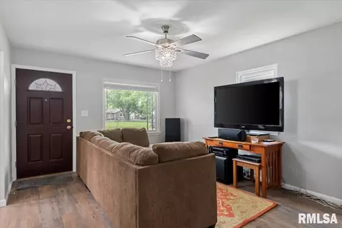 1923 E Watch Ave, Springfield, IL 62702 photo 3