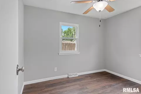 1923 E Watch Ave, Springfield, IL 62702 photo 13