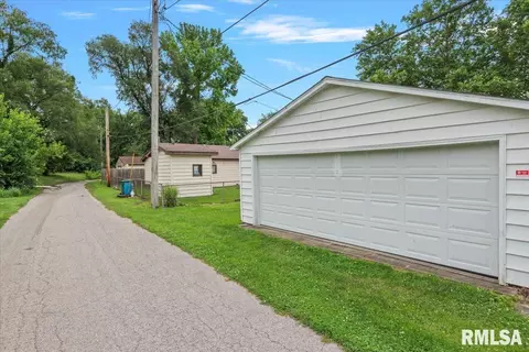 1923 E Watch Ave, Springfield, IL 62702 photo 17