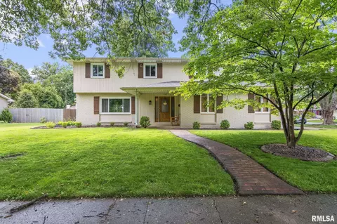 160 Cypress Point Dr, Springfield, IL 62704