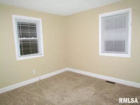 2606 S Spring St, Springfield, IL 62704 photo 6