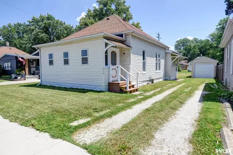 516 N Pawnee St, Taylorville, IL 62568