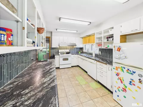 4925 Thrush Ave, Decatur, IL 62521 photo 18