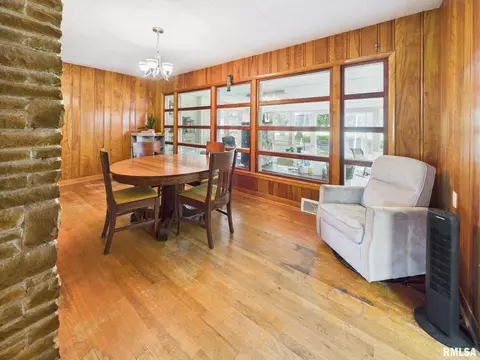 4925 Thrush Ave, Decatur, IL 62521 photo 15