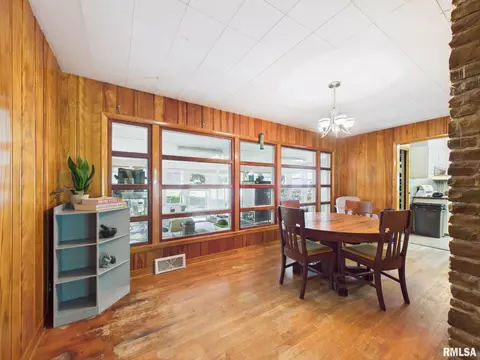 4925 Thrush Ave, Decatur, IL 62521 photo 14