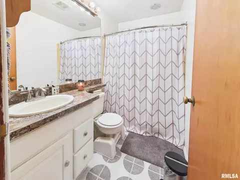 4925 Thrush Ave, Decatur, IL 62521 photo 11