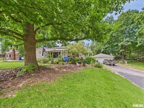 4925 Thrush Ave, Decatur, IL 62521