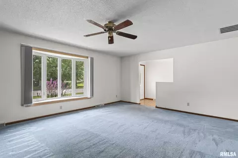16 Roosevelt Rd, Springfield, IL 62703 photo 6