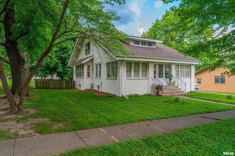 114 N Spring St, Mount Pulaski, IL 62548