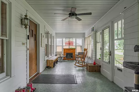 114 N Spring St, Mount Pulaski, IL 62548 photo 5