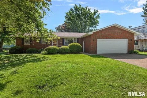 542 Sattley St, Rochester, IL 62563