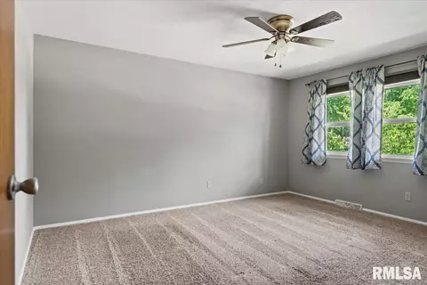 Bedroom - 52 Squires Rd, Springfield, IL 62704 photo 2 of 4