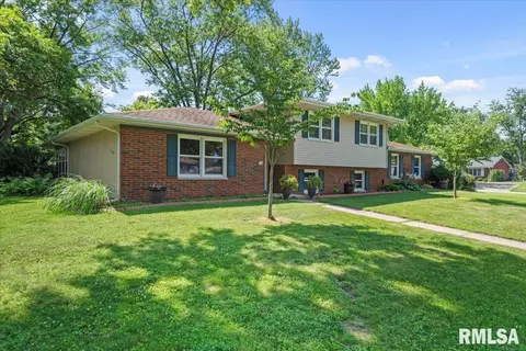 Exterior - 52 Squires Rd, Springfield, IL 62704 photo 4 of 4