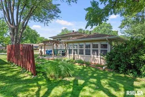 Exterior - 52 Squires Rd, Springfield, IL 62704 photo 2 of 4