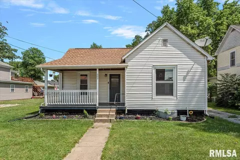 603 Carroll St, Pawnee, IL 62558