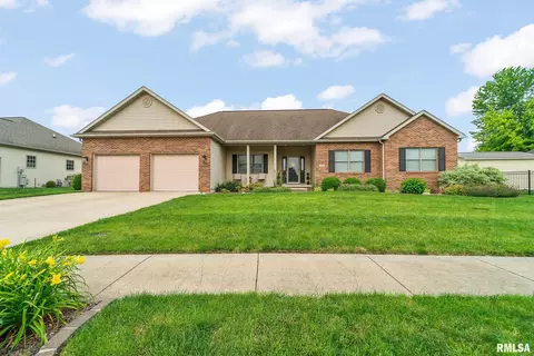 408 Burberry Ln, Rochester, IL 62563