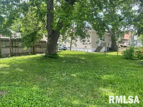 Exterior - 929 W Governor St, Springfield, IL 62702 photo 2 of 3