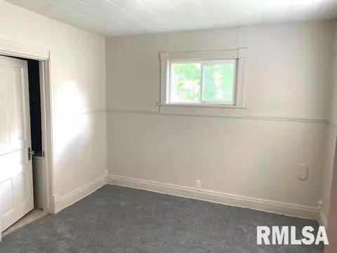 Bedroom - 929 W Governor St, Springfield, IL 62702 photo 1 of 5