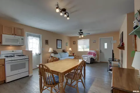 461 Oak St, Hamilton, IL 62341 photo 5