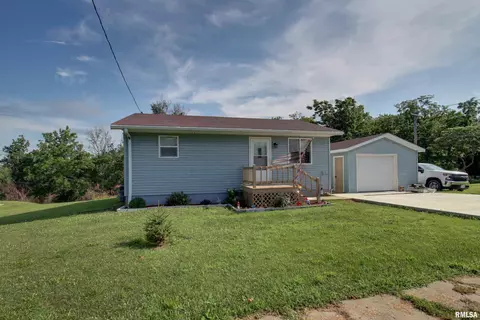 461 Oak St, Hamilton, IL 62341 photo 2
