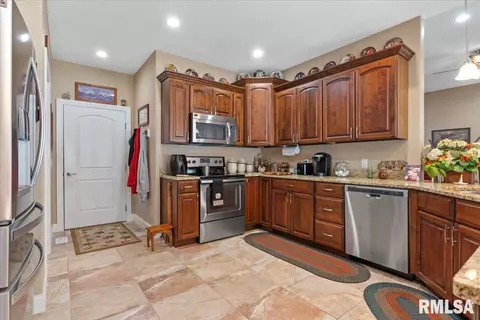 2100 W Road Dr, Springfield, IL 62711 photo 11
