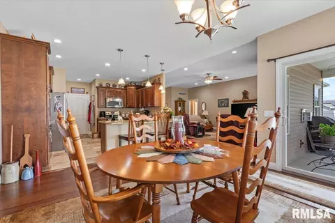 2100 W Road Dr, Springfield, IL 62711 photo 10