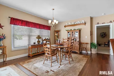 2100 W Road Dr, Springfield, IL 62711 photo 9