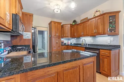 2501 Interlacken Dr, Springfield, IL 62704 photo 9