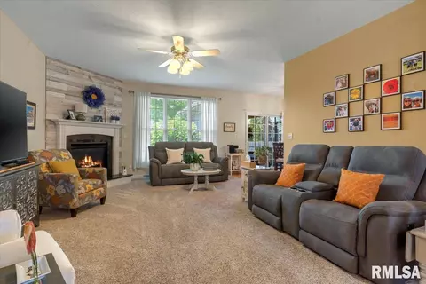 2501 Interlacken Dr, Springfield, IL 62704 photo 4