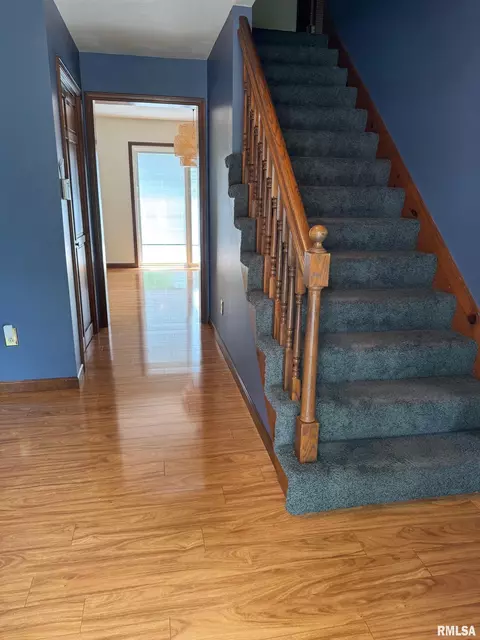 1804 Hunter Ridge Dr, Springfield, IL 62704 photo 5