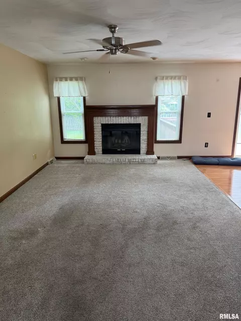 1804 Hunter Ridge Dr, Springfield, IL 62704 photo 3