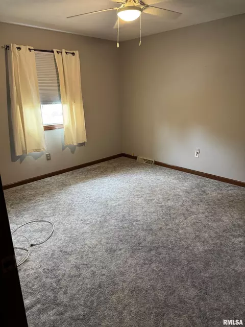 1804 Hunter Ridge Dr, Springfield, IL 62704 photo 14