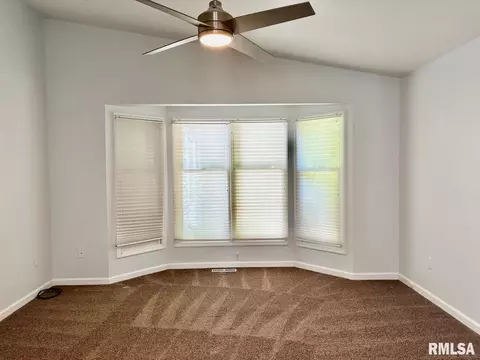 Living - 3205 Ashley Ln, Springfield, IL 62711 photo 5 of 5