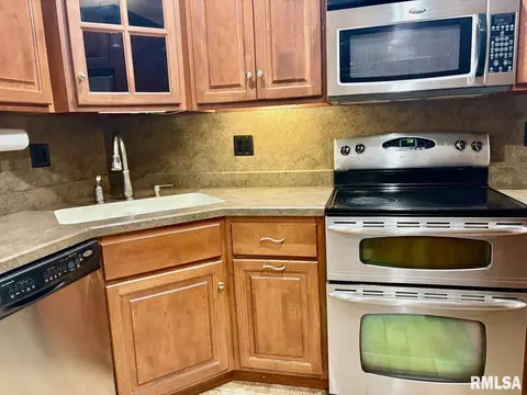 Kitchen - 3205 Ashley Ln, Springfield, IL 62711 photo 3 of 3