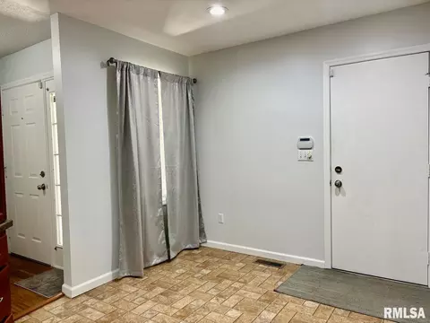 Entry Way - 3205 Ashley Ln, Springfield, IL 62711 photo 2 of 2