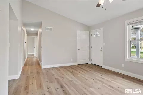117 N Durkin Dr, Springfield, IL 62702 photo 7