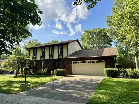 125 Pinehurst Dr, Springfield, IL 62704