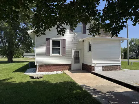 Exterior - 335 South St, Cameron, IL 61423 photo 3 of 4