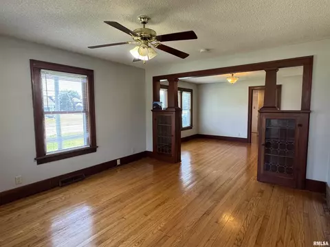 Living - 335 South St, Cameron, IL 61423 photo 5 of 6
