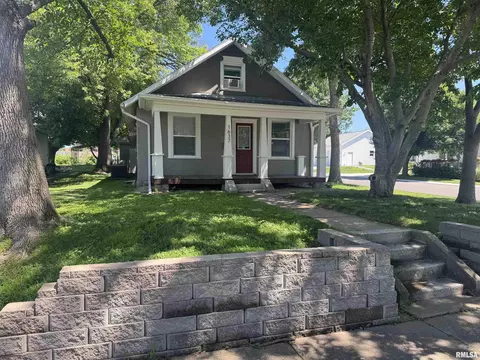 1637 Spruce St, Quincy, IL 62301
