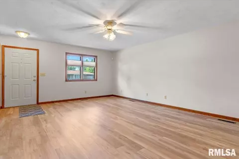 Living - 2140 E Black Ave, Springfield, IL 62702 photo 3 of 4