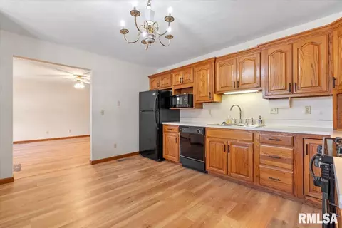 Kitchen - 2140 E Black Ave, Springfield, IL 62702 photo 4 of 4