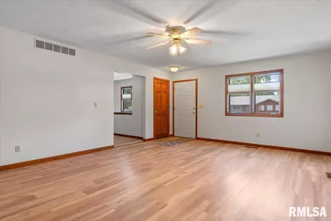 Living - 2140 E Black Ave, Springfield, IL 62702 photo 4 of 4