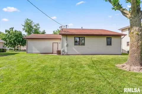 Exterior - 2140 E Black Ave, Springfield, IL 62702 photo 5 of 7