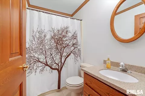 Bath - 2140 E Black Ave, Springfield, IL 62702 photo 1 of 2