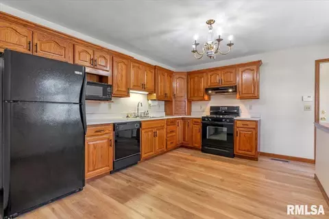 Kitchen - 2140 E Black Ave, Springfield, IL 62702 photo 1 of 4