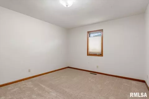 Bedroom - 2140 E Black Ave, Springfield, IL 62702 photo 4 of 5